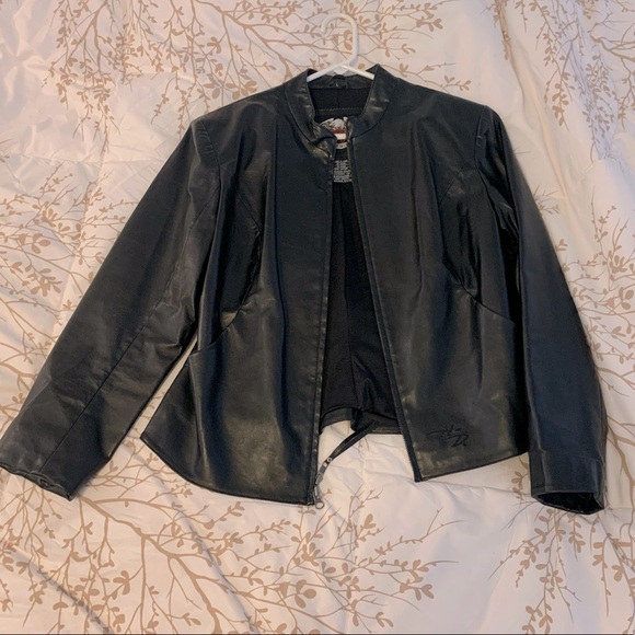 Harley-Davidson Jackets & Blazers - Ladies Harley Davidson official motorclothes leather jacket 🏍🥰 Size L